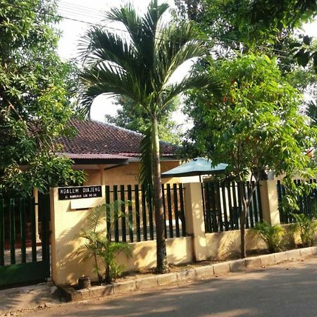 Appartement Ndalem Diajeng à Yogyakarta Extérieur photo